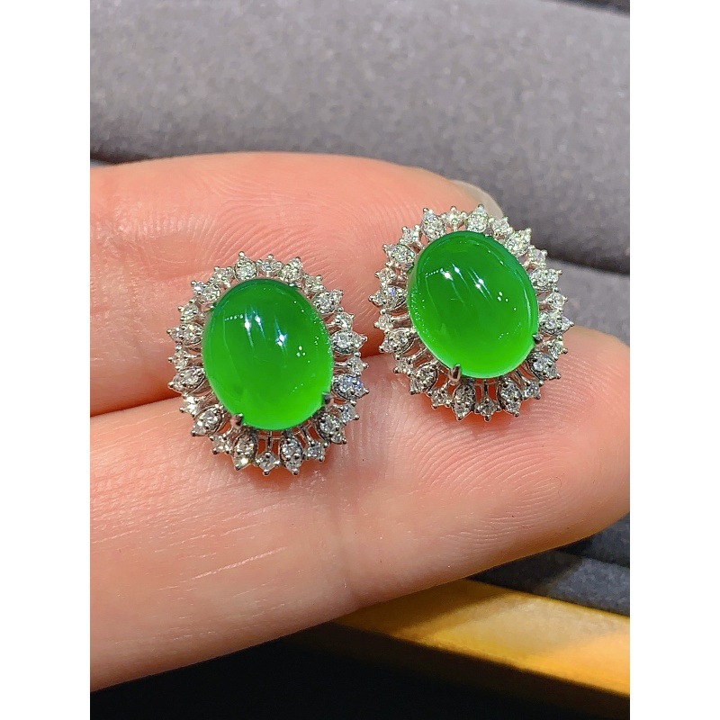 Earrings - ต่างหูหยกเขียวหยกชนิดไอซ์ไทป์ แท้จากพม่า ประดับด้วยทองคำ 1k พร้อมหยกทรงรีสีเขียวจักรพรรดิ