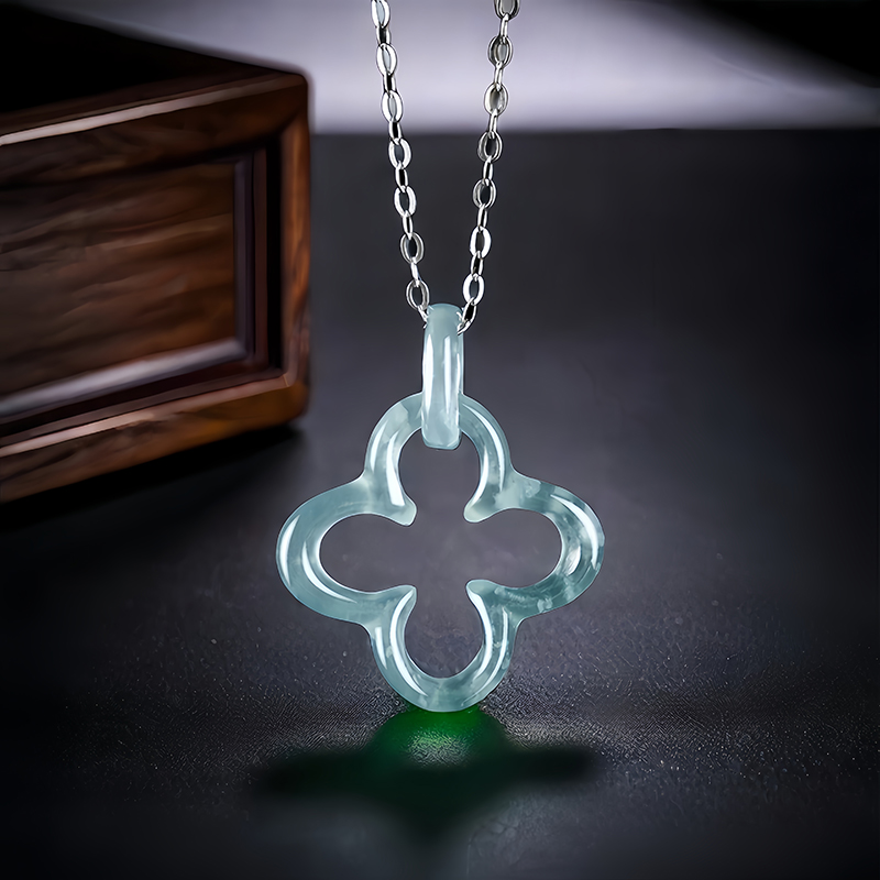 Necklaces - สร้อยคอสร้อยคอเงินนำโชคสี่ใบพม่าหยกสีฟ้าเสน่ห์หรูหราผู้ชายแฟชั่นหยกพม่าหยกแท้แกะสลัก