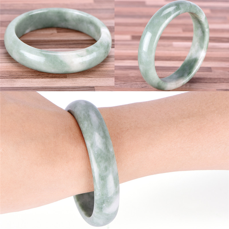 ธรรมชาติสีเขียวหยกสร้อยข้อมือก - Bracelets บทวิจารณ์และราคา