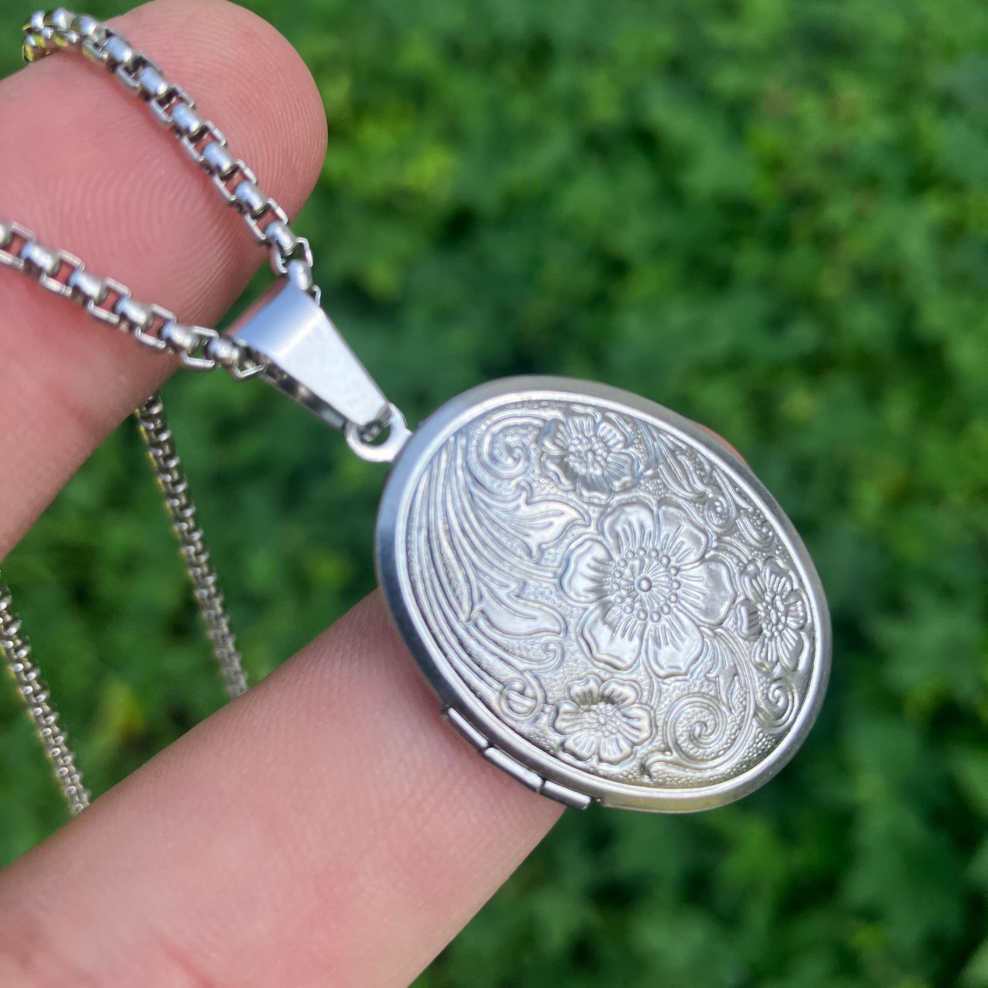 สร้อยคอจี้รูปหัวใจวงรีลายดอกไม - Heart Locket Necklace Photo บทวิจารณ์และราคา
