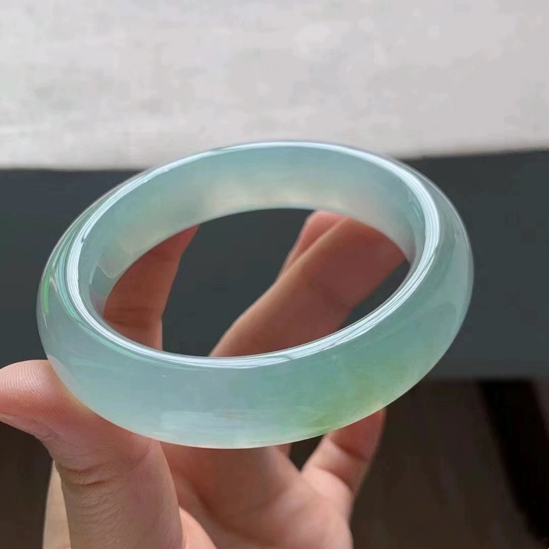 หยกน้ำแข็งสีอ่อนสำหรับสาวๆ กำไ - Bracelets บทวิจารณ์และราคา