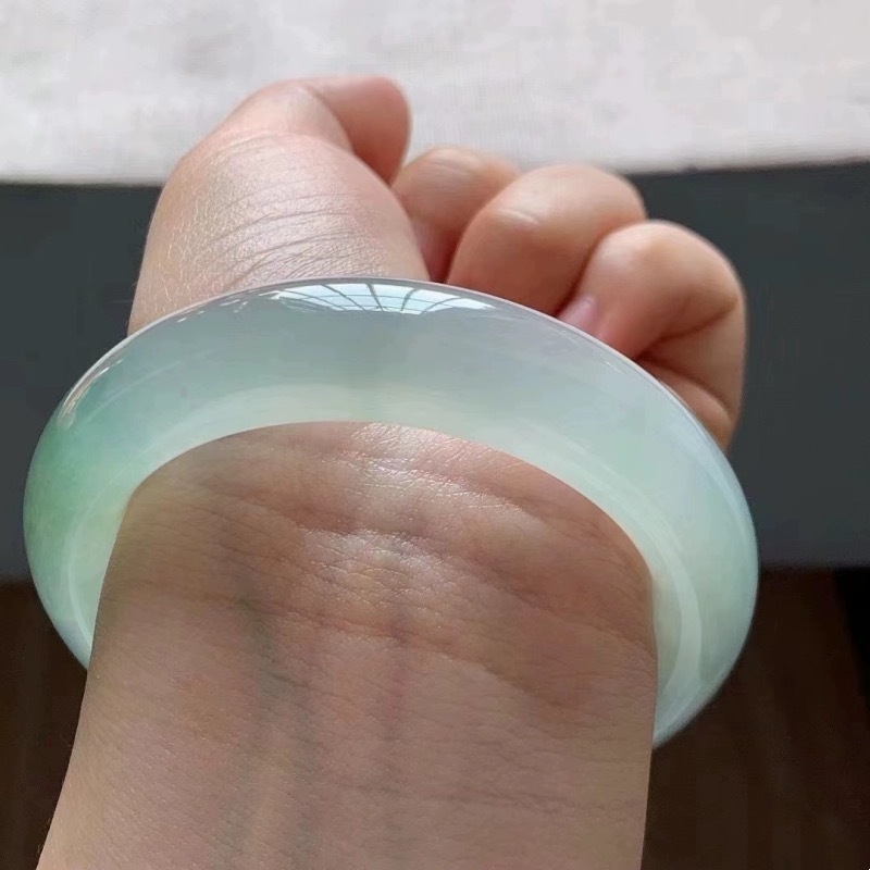หยกน้ำแข็งสีอ่อนสำหรับสาวๆ กำไ - Bracelets บทวิจารณ์และราคา
